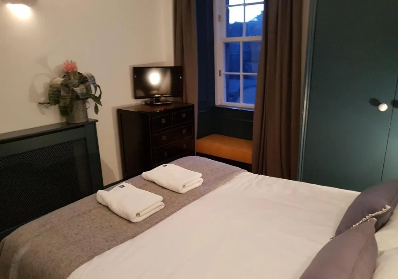 Thistle Suite City Centre Edinburgh 0*,